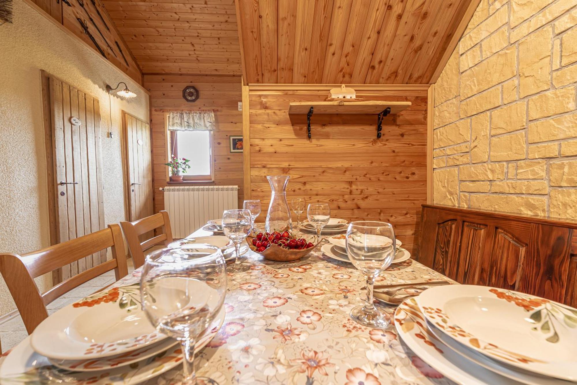 House Na Meji With Sauna - Happy Rentals بيفكا المظهر الخارجي الصورة