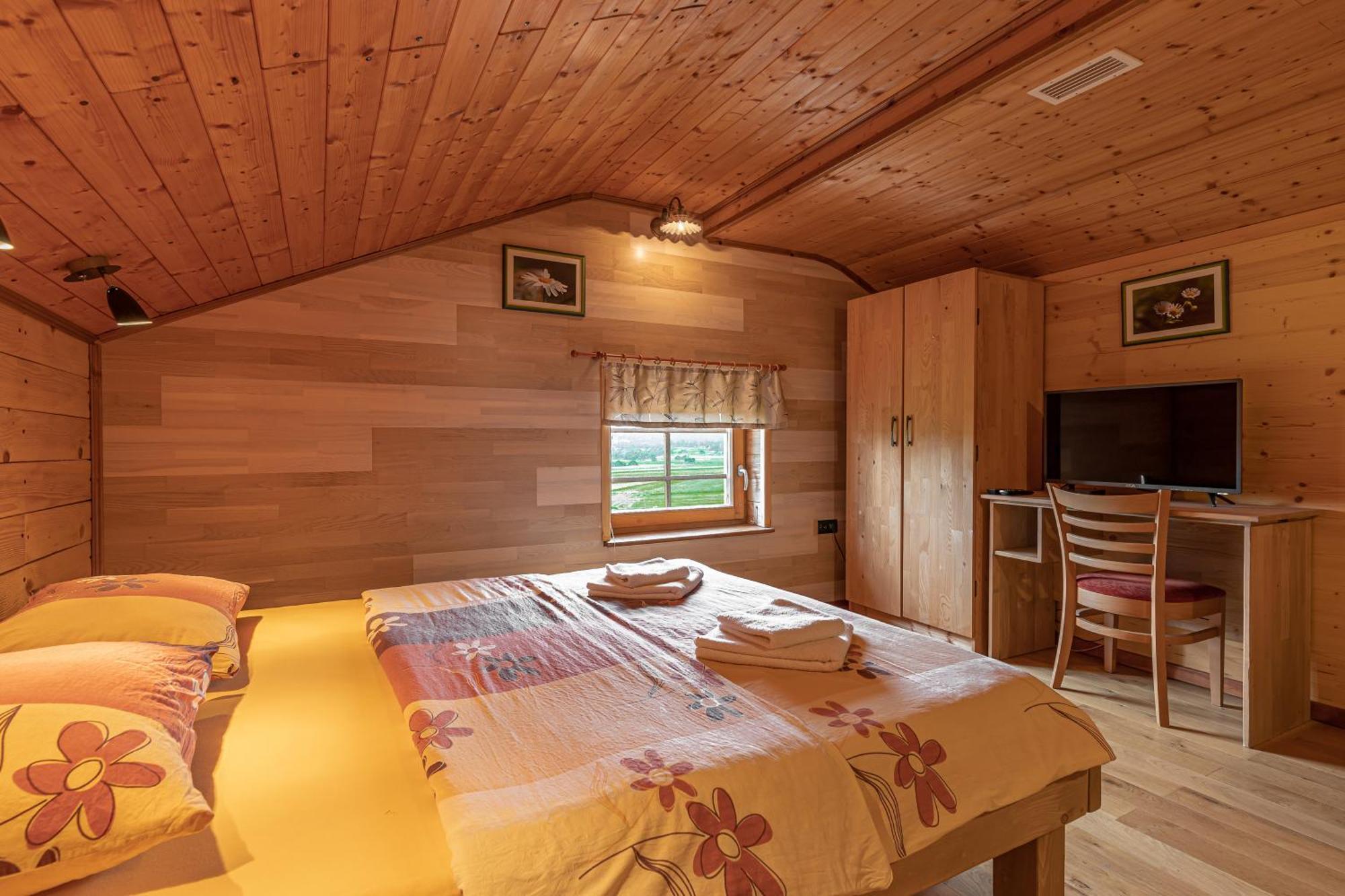 House Na Meji With Sauna - Happy Rentals بيفكا المظهر الخارجي الصورة