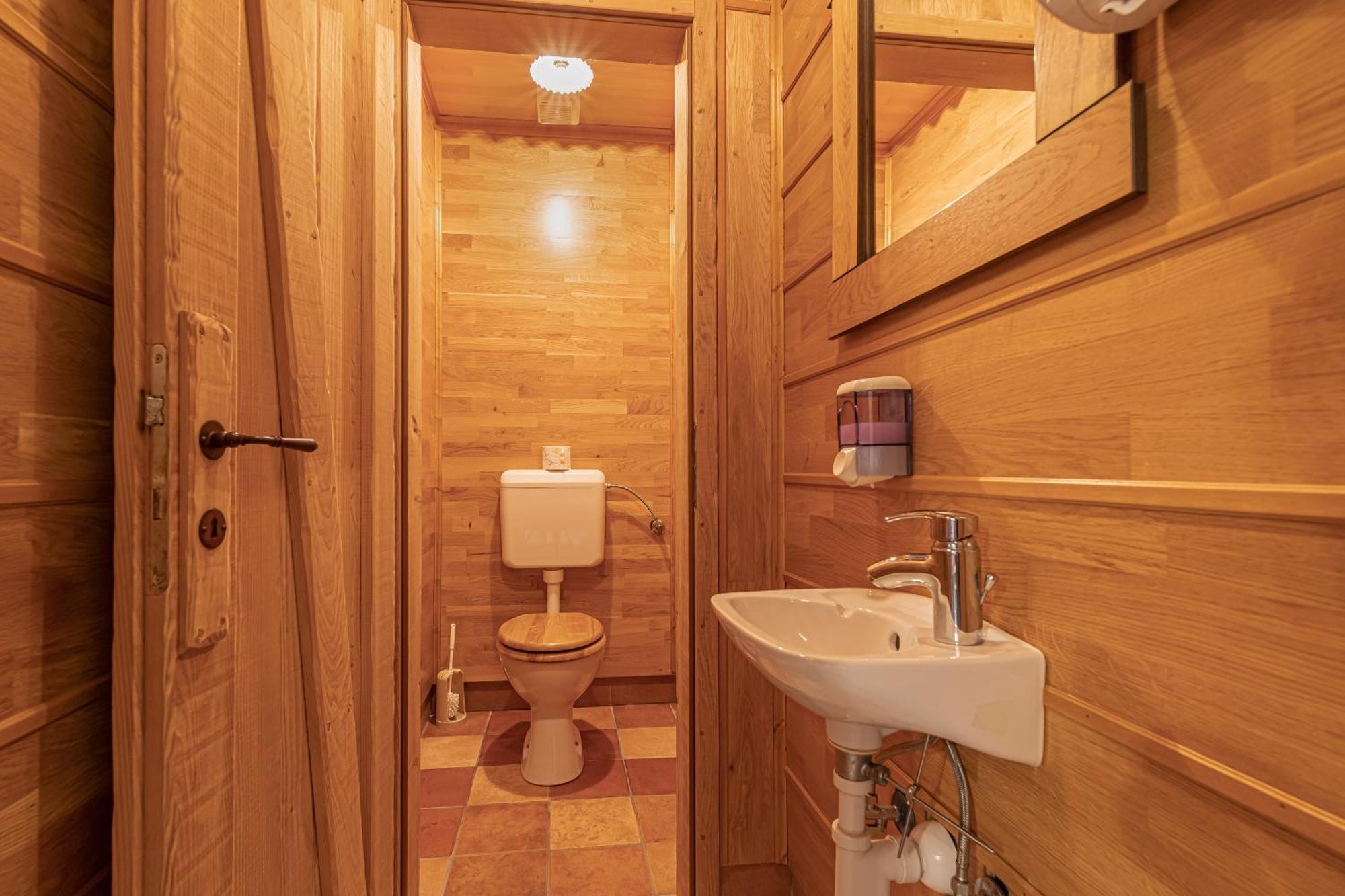 House Na Meji With Sauna - Happy Rentals بيفكا المظهر الخارجي الصورة